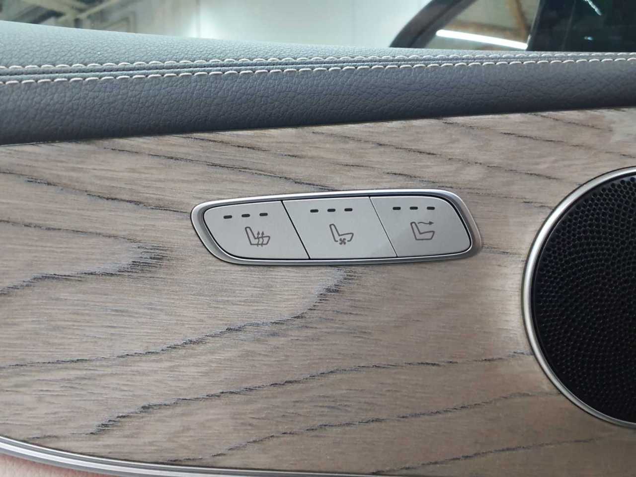 Mercedes-Benz E 220 d Cabrio 9G-TRONIC AMG Line 18