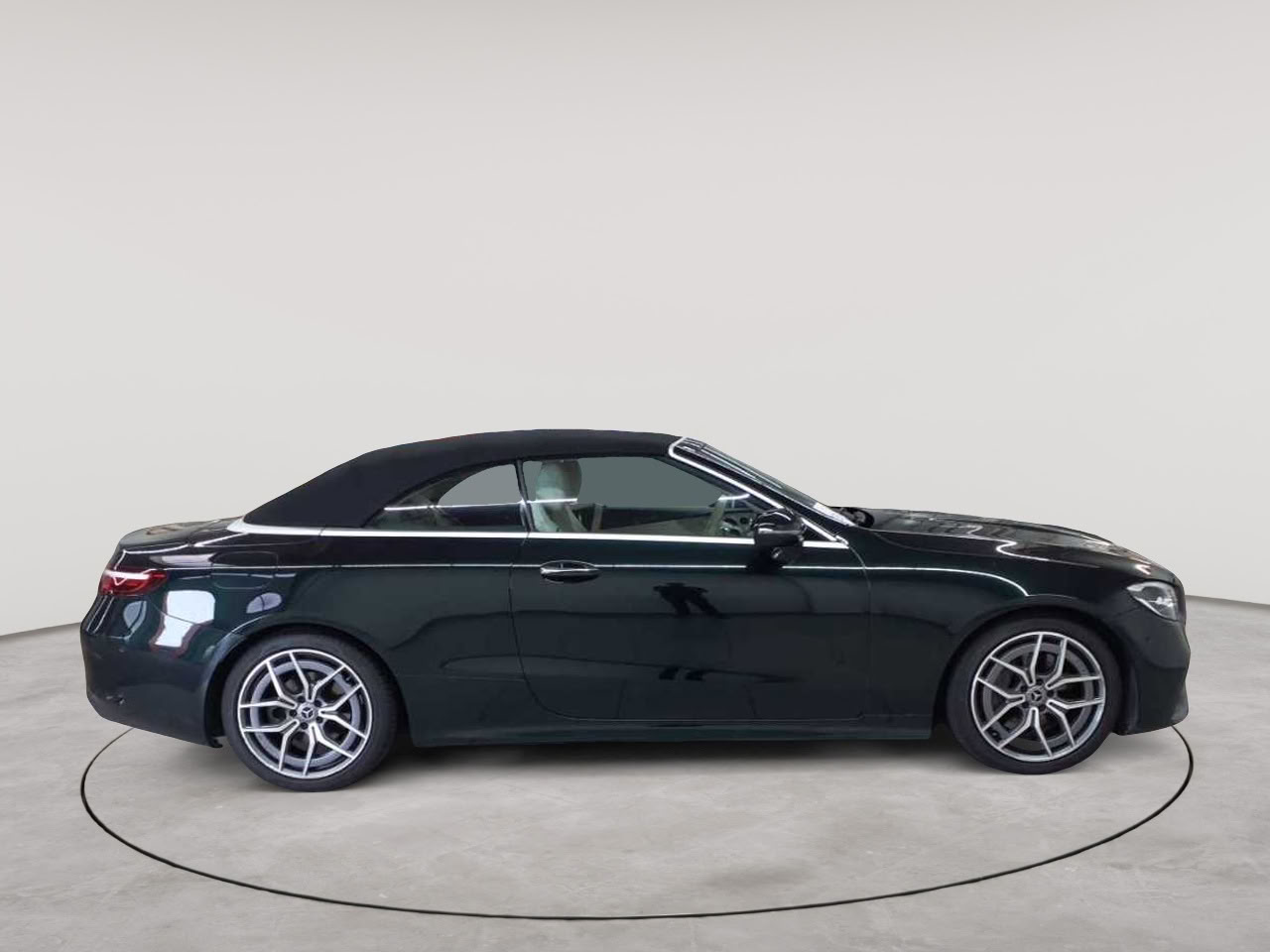 Mercedes-Benz E 220 d Cabrio 9G-TRONIC AMG Line 3