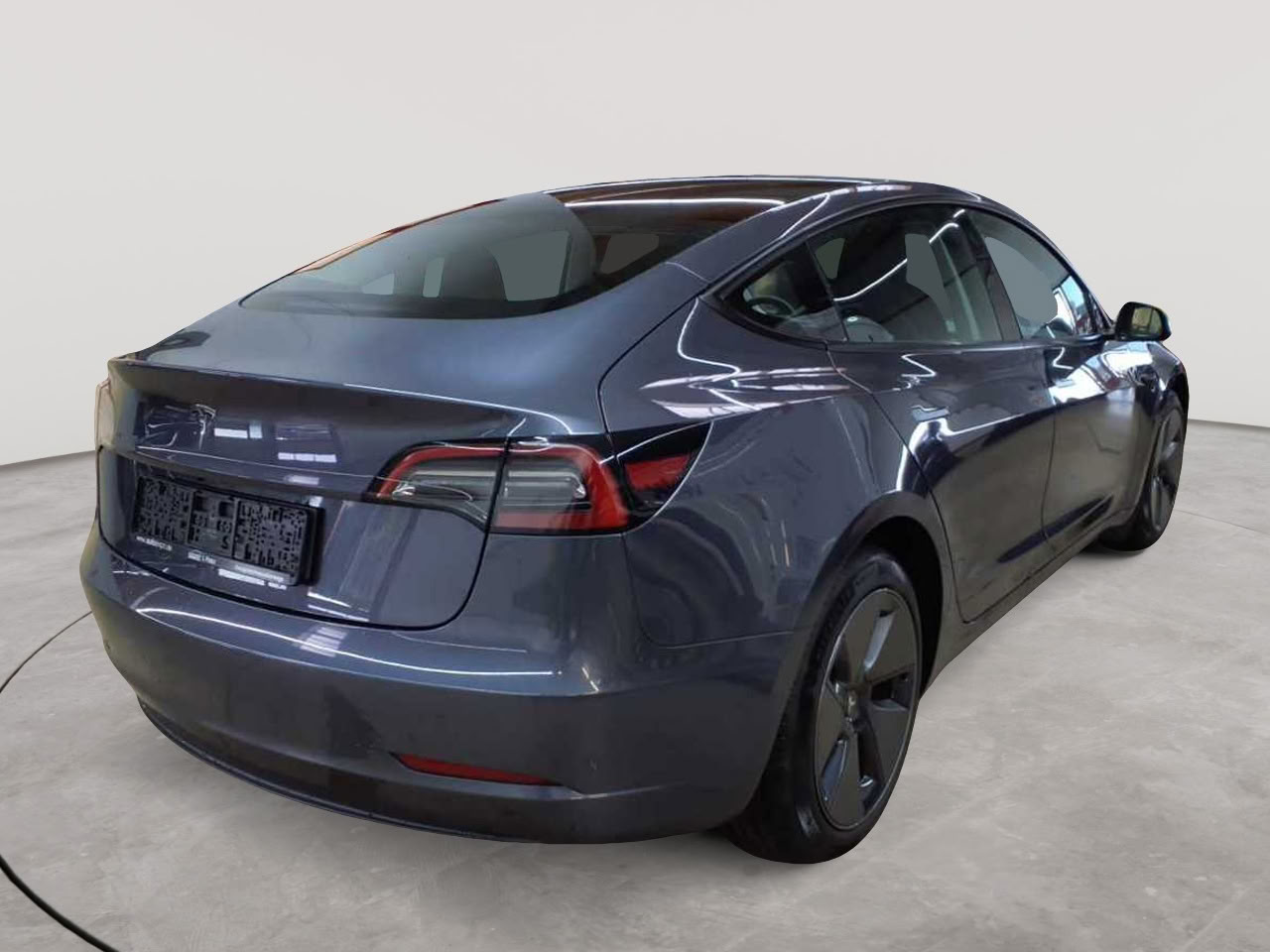 Tesla Model 3 RWD Hinterradantrieb 4