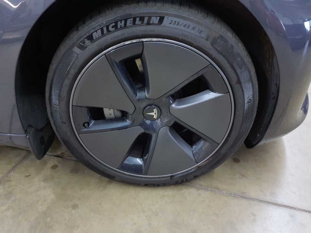 Tesla Model 3 RWD Hinterradantrieb 17