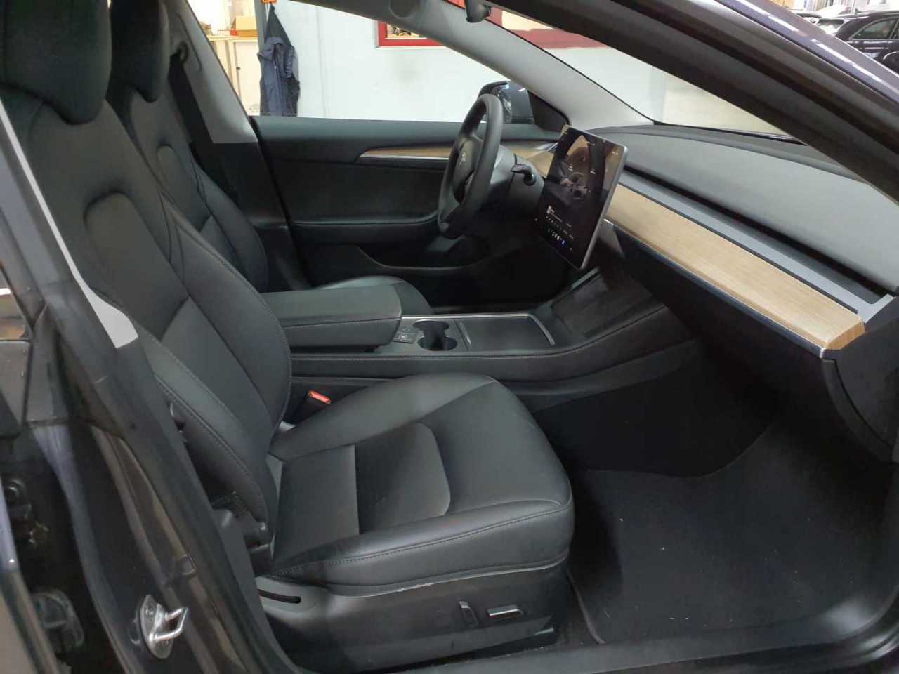 Tesla Model 3 RWD Hinterradantrieb 8