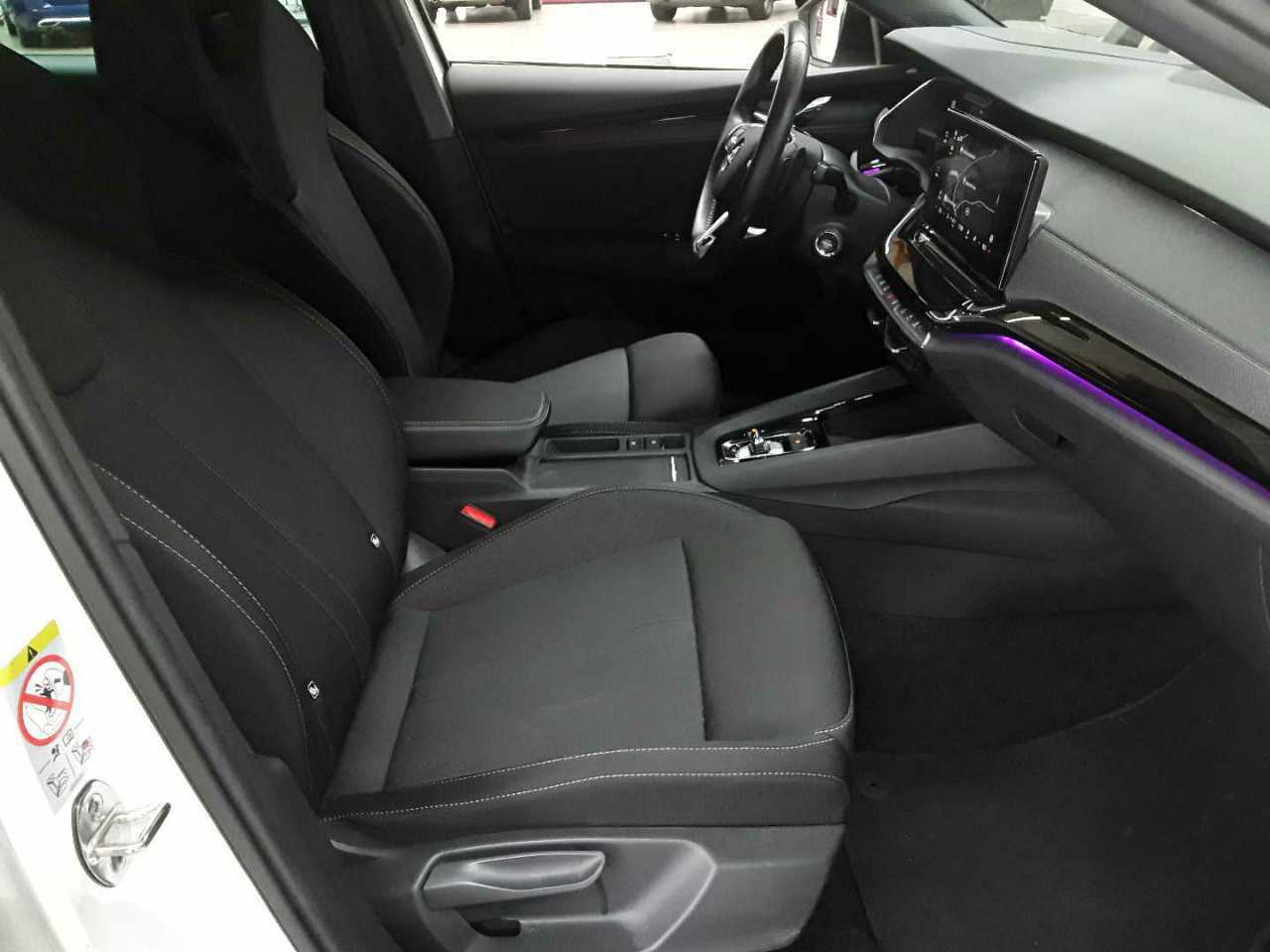 Skoda Octavia Combi 2.0 TDI DSG Sportline 8