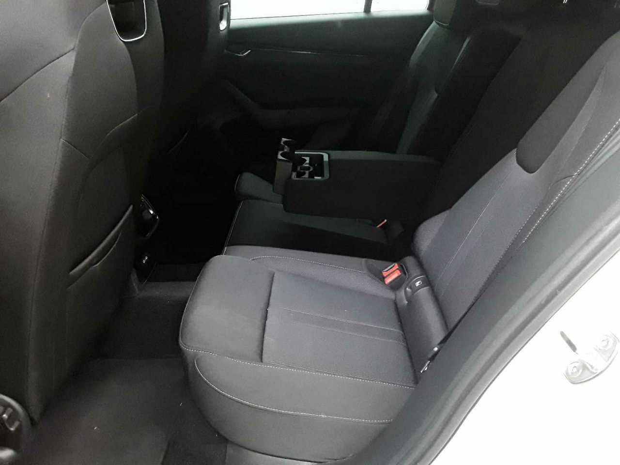 Skoda Octavia Combi 2.0 TDI DSG Sportline 13