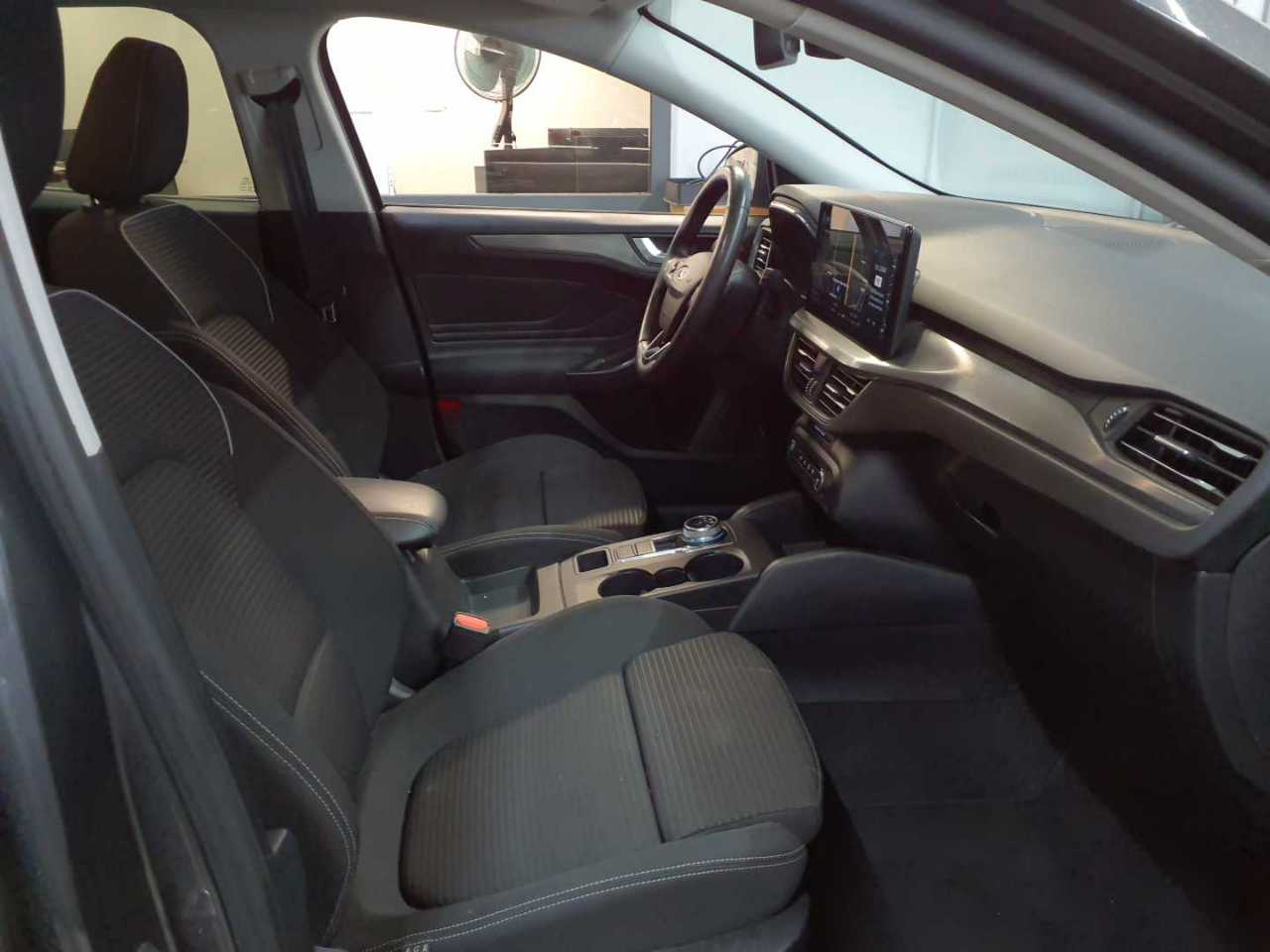 Ford Focus Turnier 1.5 EcoBlue Start-Stopp-System Aut. TITANIUM 8