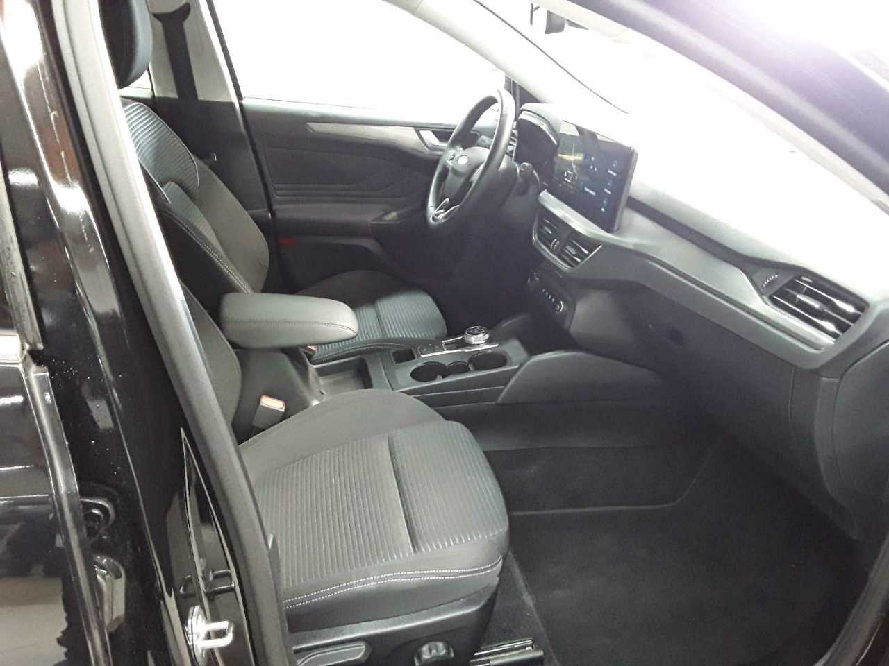 Ford Focus Turnier 1.5 EcoBlue Start-Stopp-System Aut. TITANIUM 8