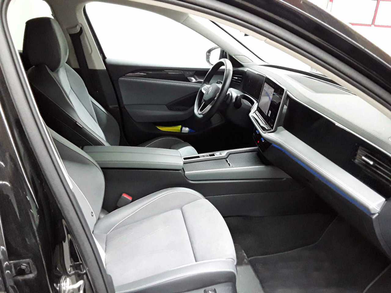 Vw Passat Variant 1.5 e-TSI OPF DSG Business 8