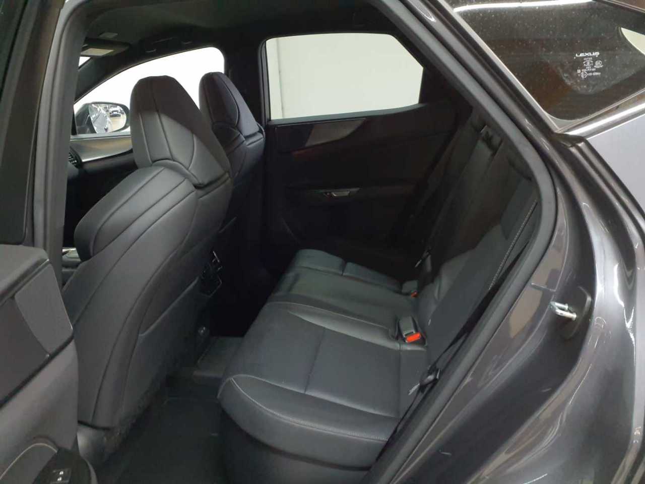 Lexus NX 450h+ E-FOUR F SPORT-Paket 13