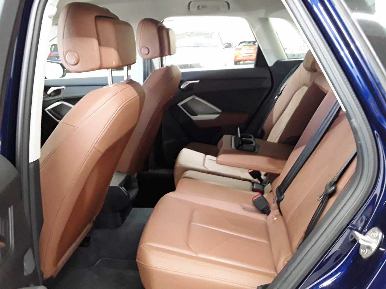 Audi Q3 35 TDI 13