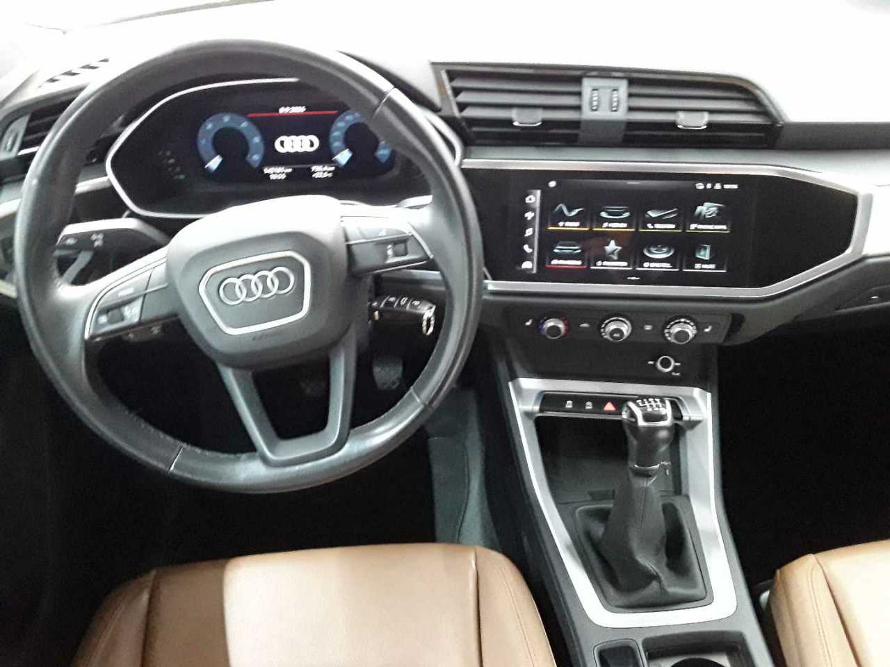 Audi Q3 35 TDI 10