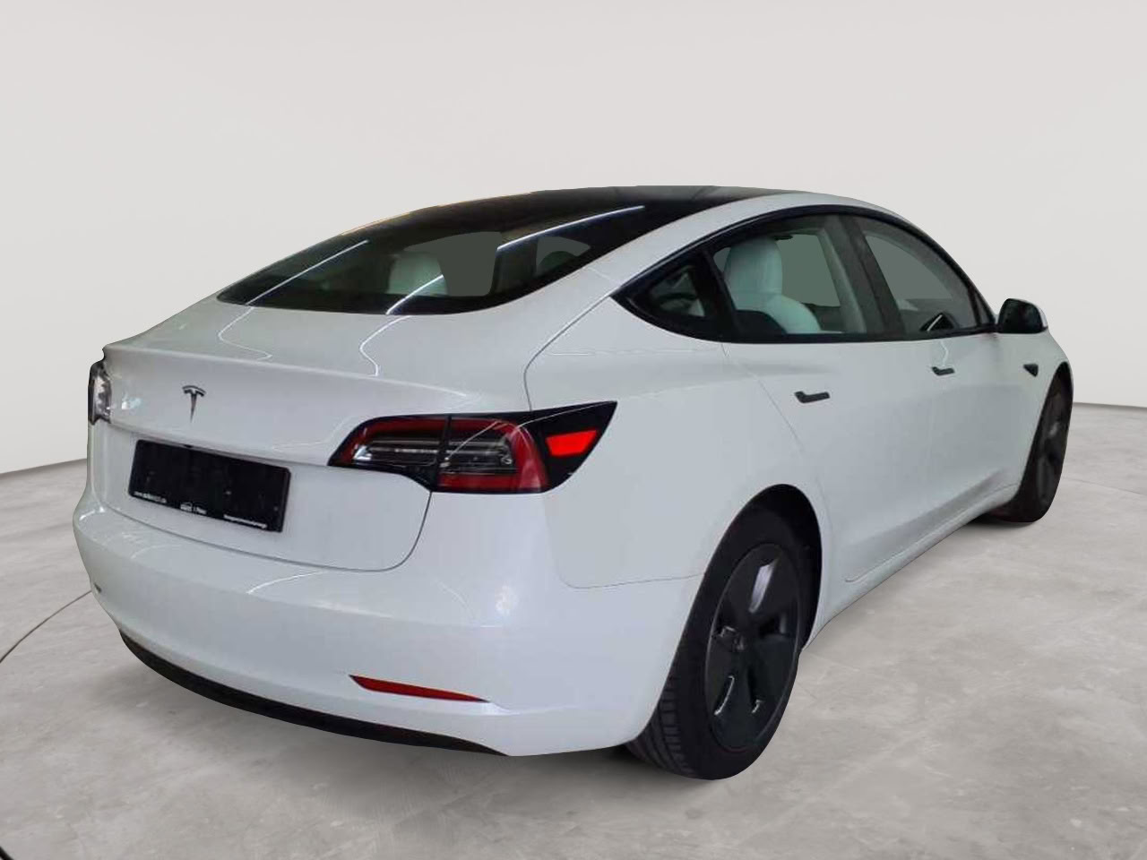Tesla Model 3 Standard Reichweite Plus Hinterradantrieb 4
