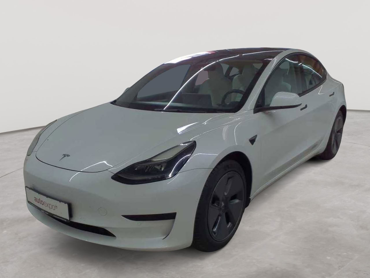 Tesla Model 3 Standard Reichweite Plus Hinterradantrieb 2