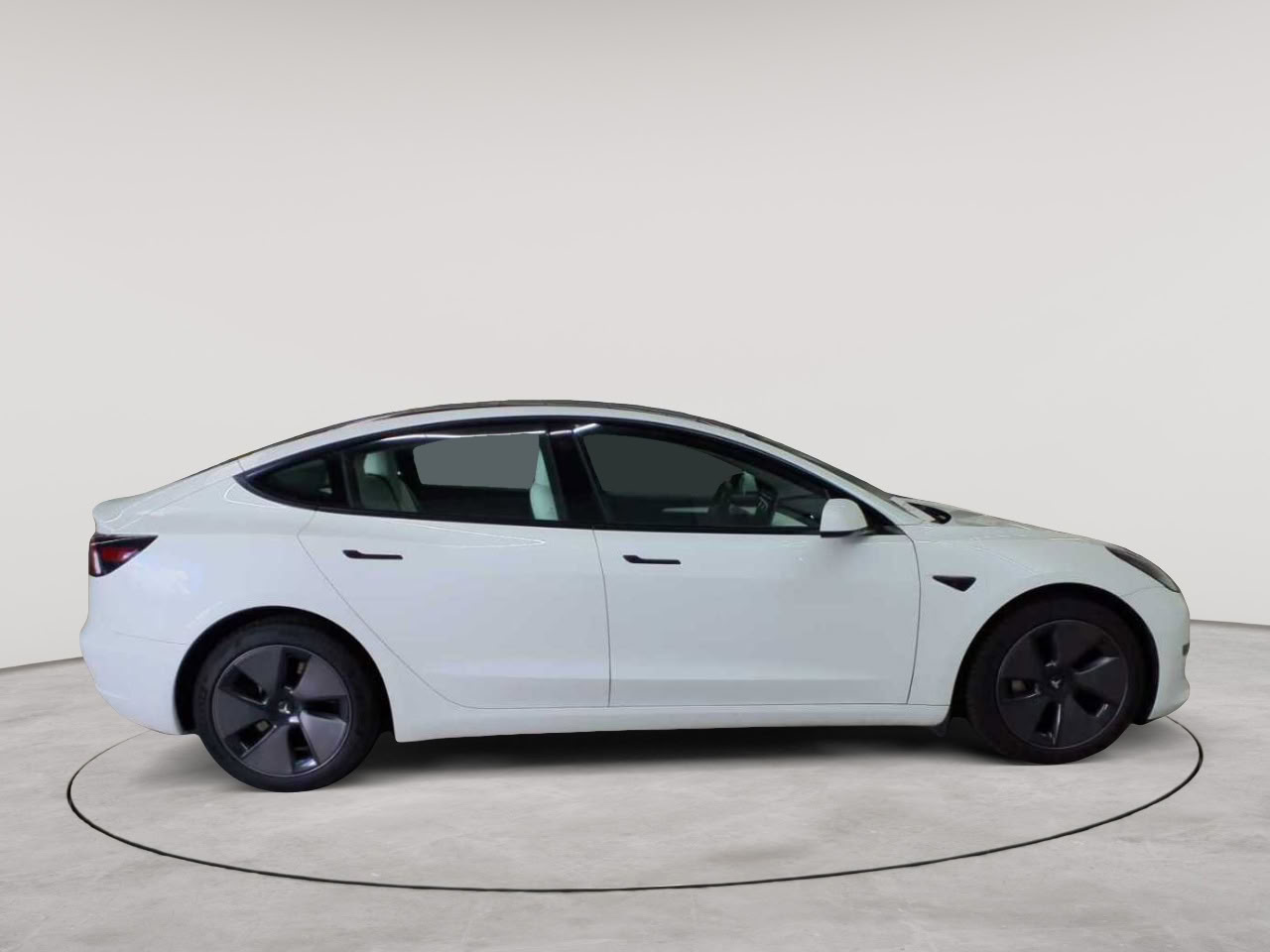 Tesla Model 3 Standard Reichweite Plus Hinterradantrieb 3