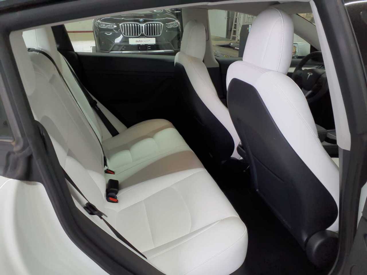 Tesla Model 3 Standard Reichweite Plus Hinterradantrieb 14