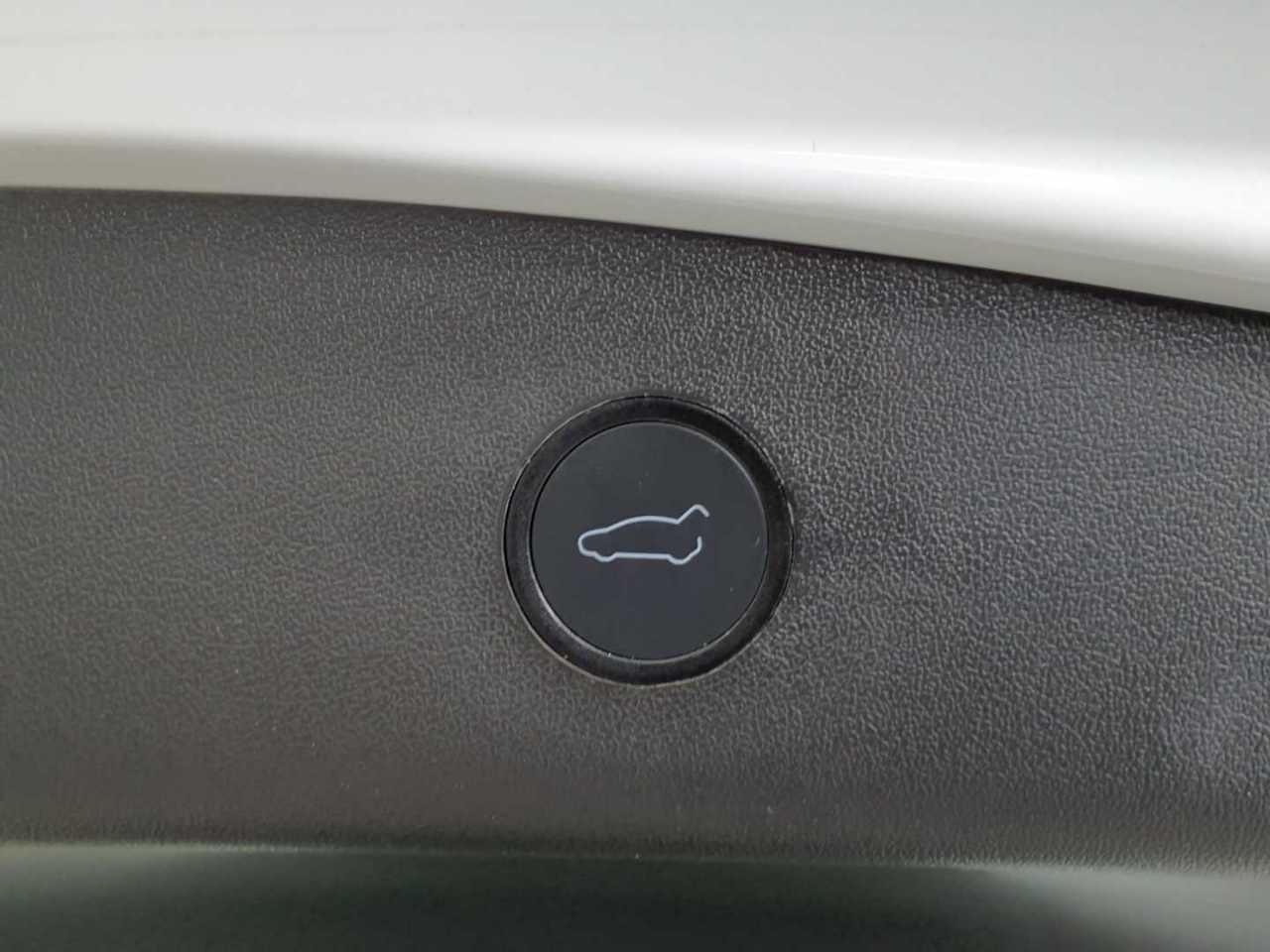 Tesla Model 3 Standard Reichweite Plus Hinterradantrieb 16