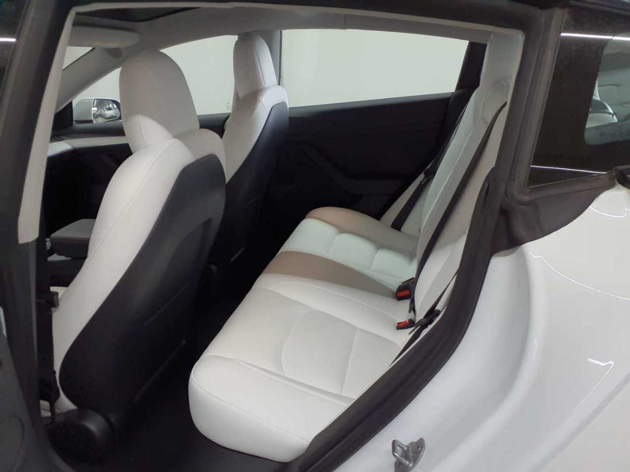 Tesla Model 3 Standard Reichweite Plus Hinterradantrieb 13