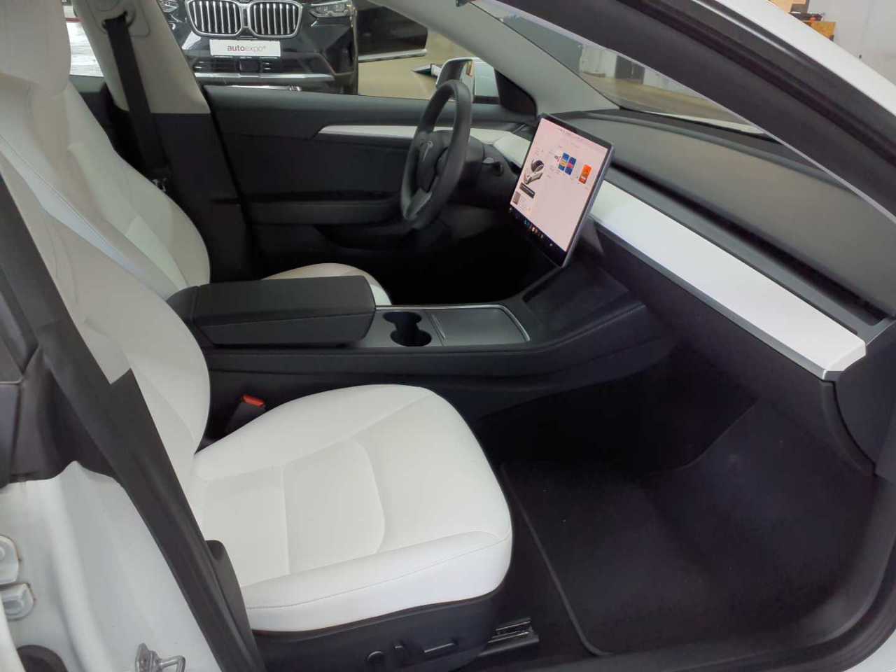 Tesla Model 3 Standard Reichweite Plus Hinterradantrieb 8
