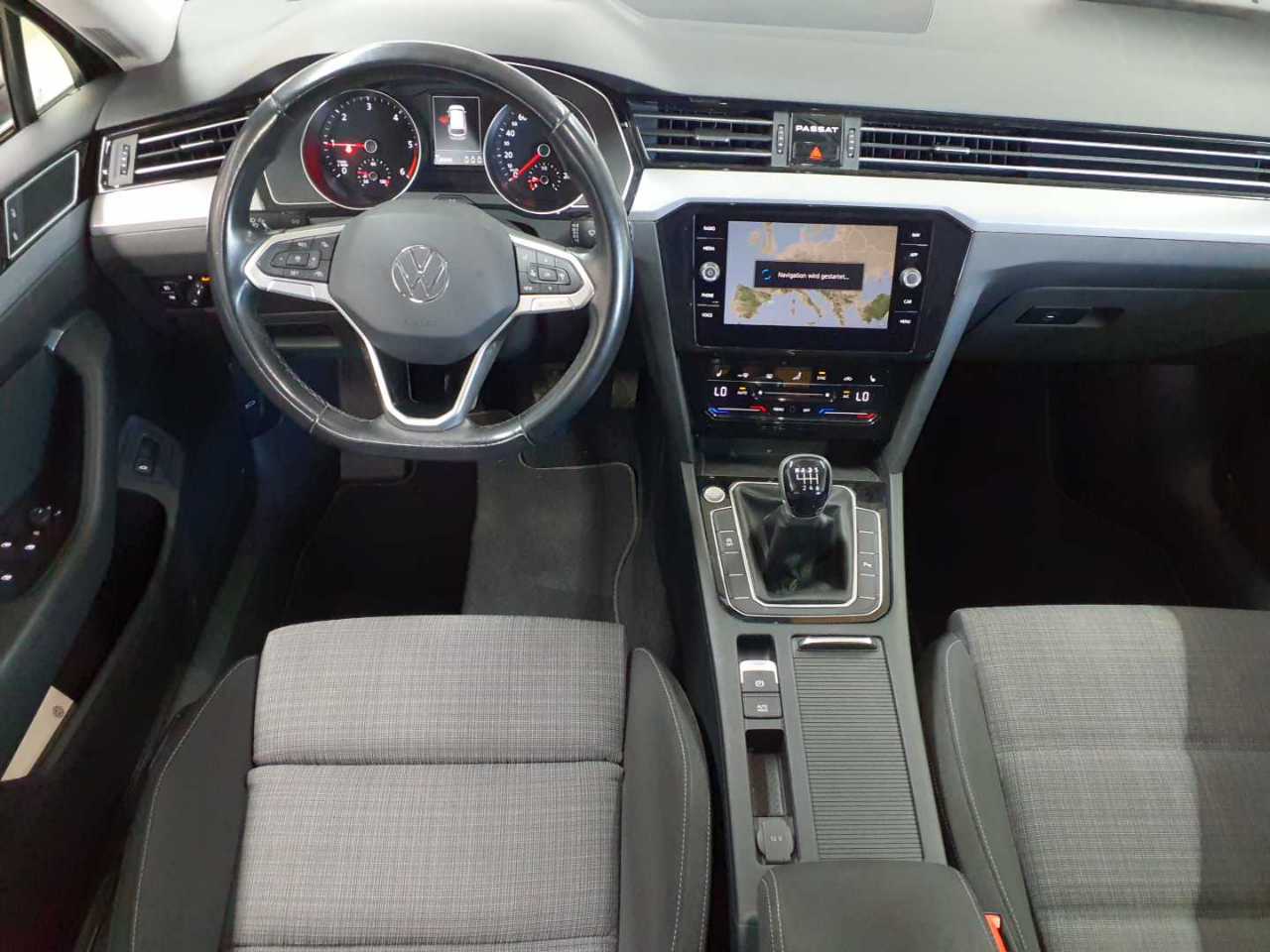 Volkswagen Passat Variant 2.0 TDI SCR Business 9