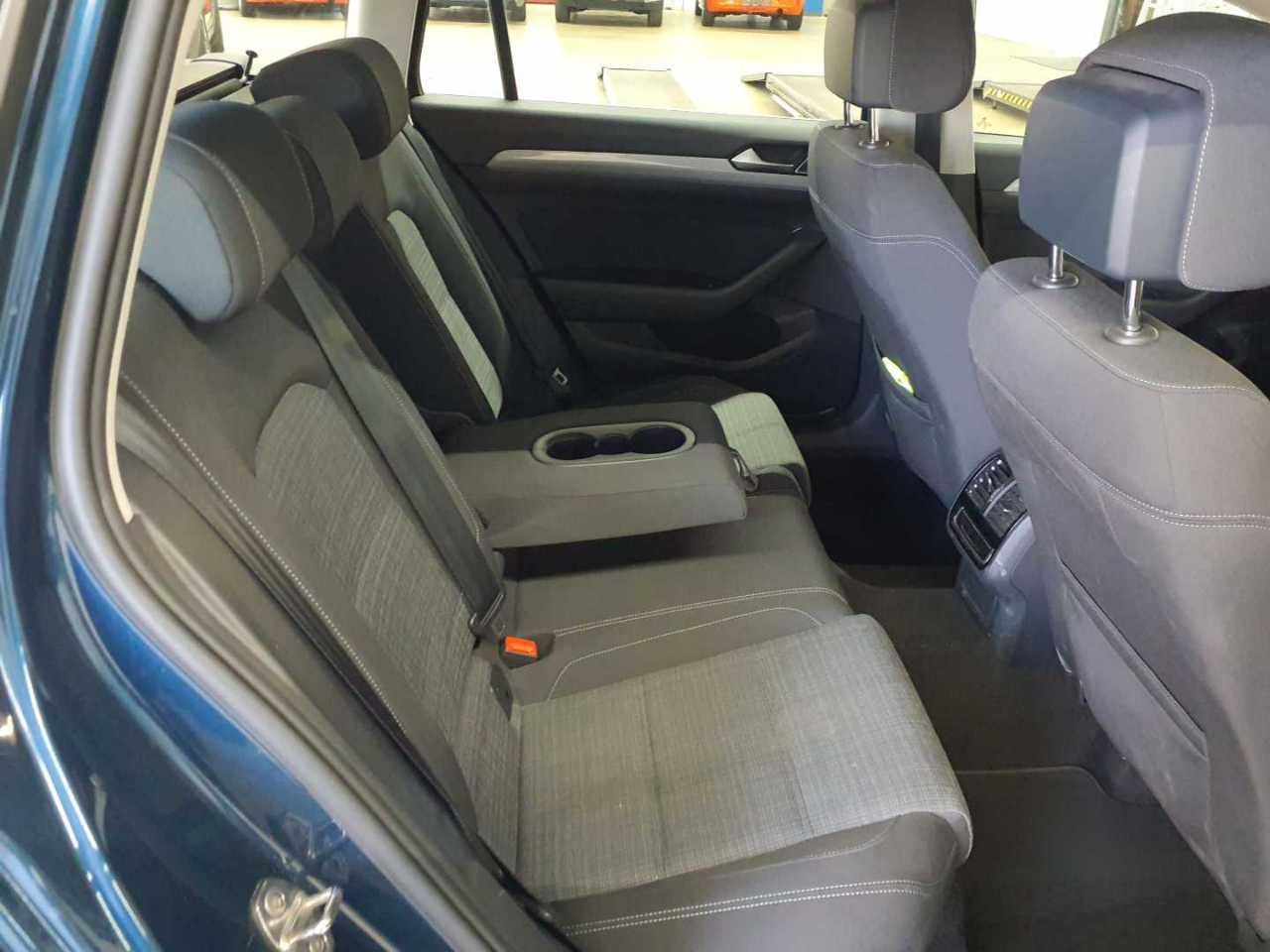 Volkswagen Passat Variant 2.0 TDI SCR Business 13