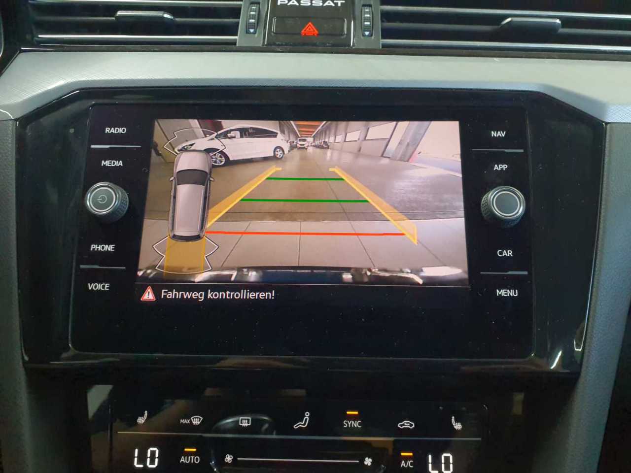 Volkswagen Passat Variant 2.0 TDI SCR Business 16
