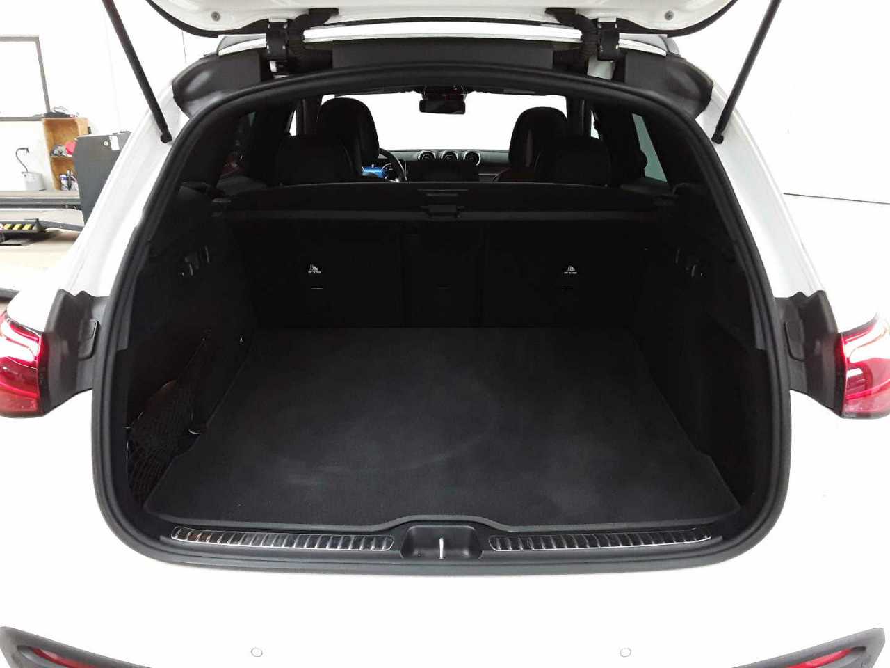 Mercedes-Benz GLC 220 d 4Matic 9G-TRONIC AMG Line Advanced 15