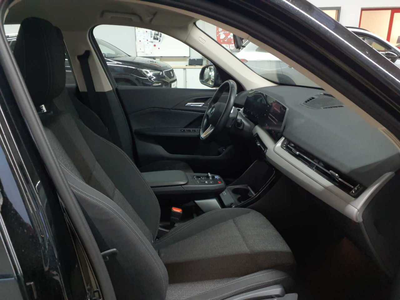 Bmw iX1 xDrive30 8