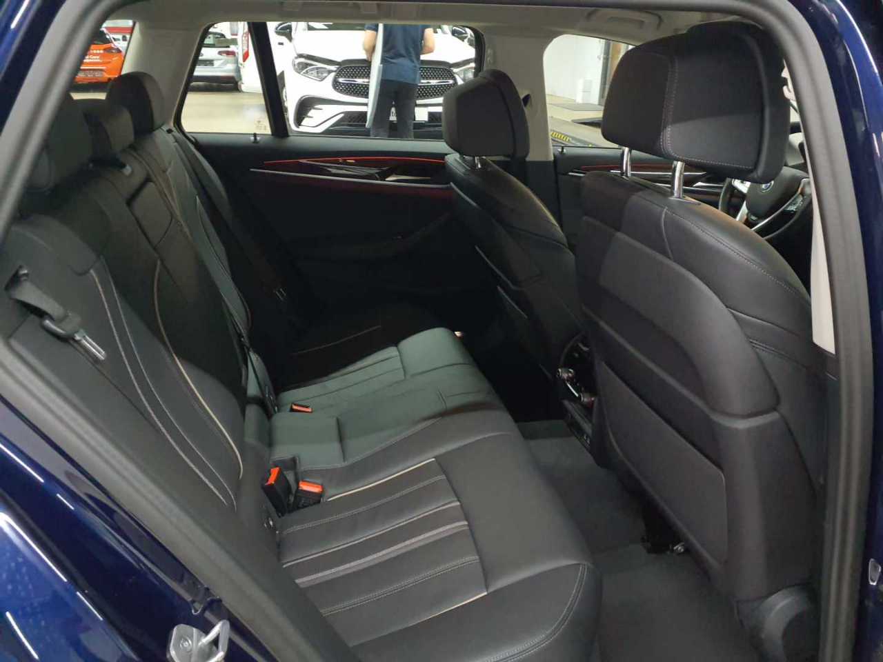 BMW 530d xDrive Touring Aut. 14