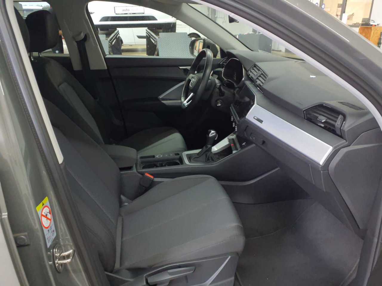 Audi Q3 35 TDI S tronic advanced 8