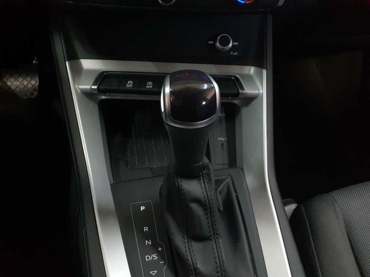 Audi Q3 35 TDI S tronic advanced 10