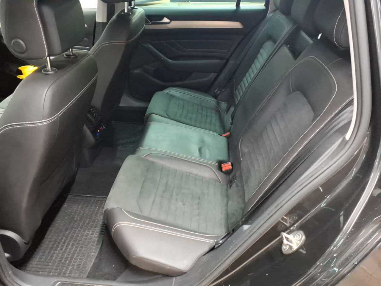 Vw Passat Variant 2.0 TDI SCR DSG Elegance 14