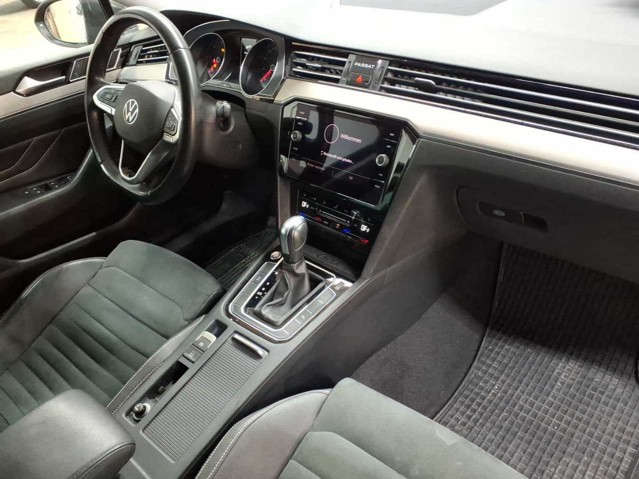 Vw Passat Variant 2.0 TDI SCR DSG Elegance 9