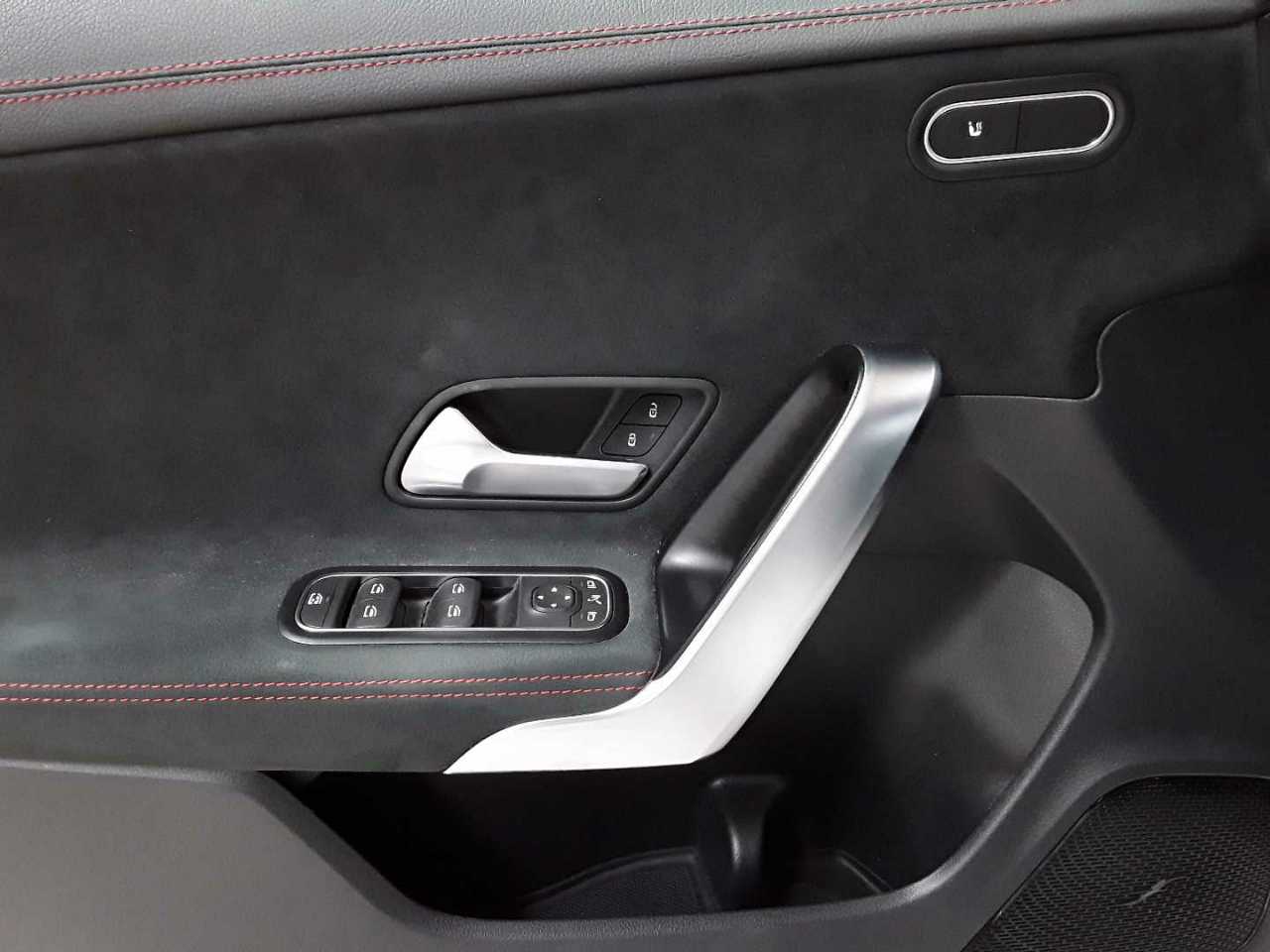 Mercedes-Benz CLA 200 d 4Matic Shooting Brake 8G-DCT AMG Line 18