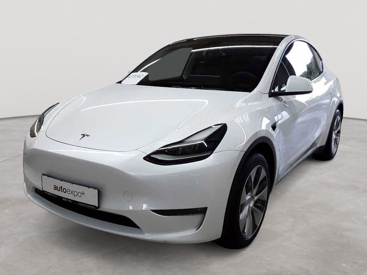 Tesla Model Y Long Range Dual Motor AWD 2
