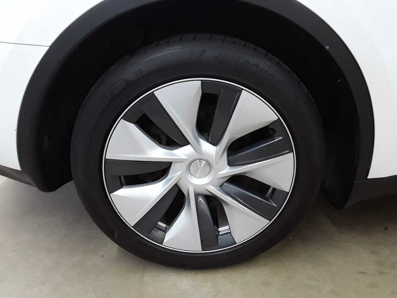 Tesla Model Y Long Range Dual Motor AWD 20