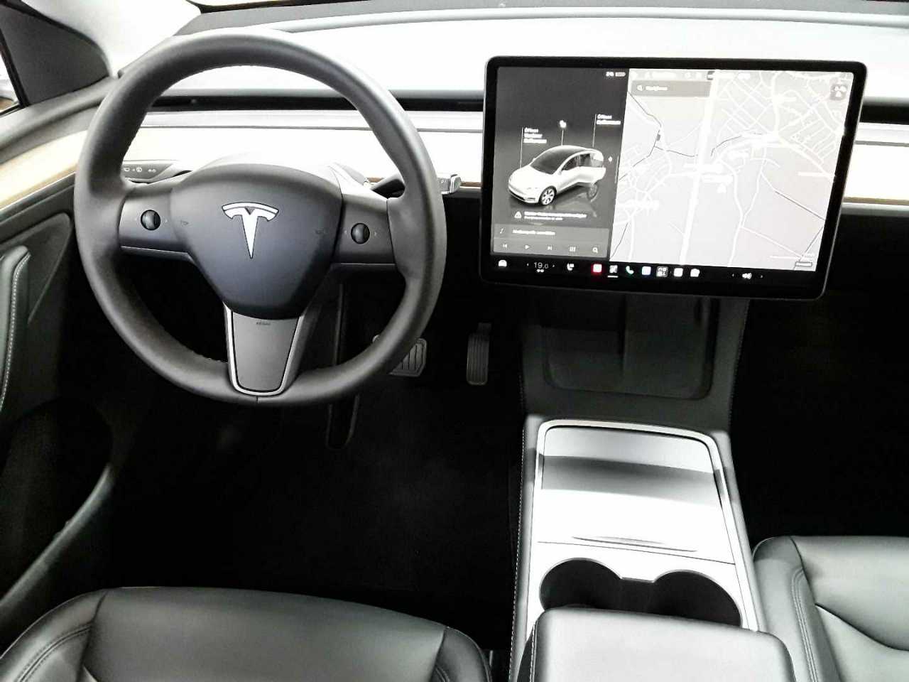 Tesla Model Y Long Range Dual Motor AWD 10
