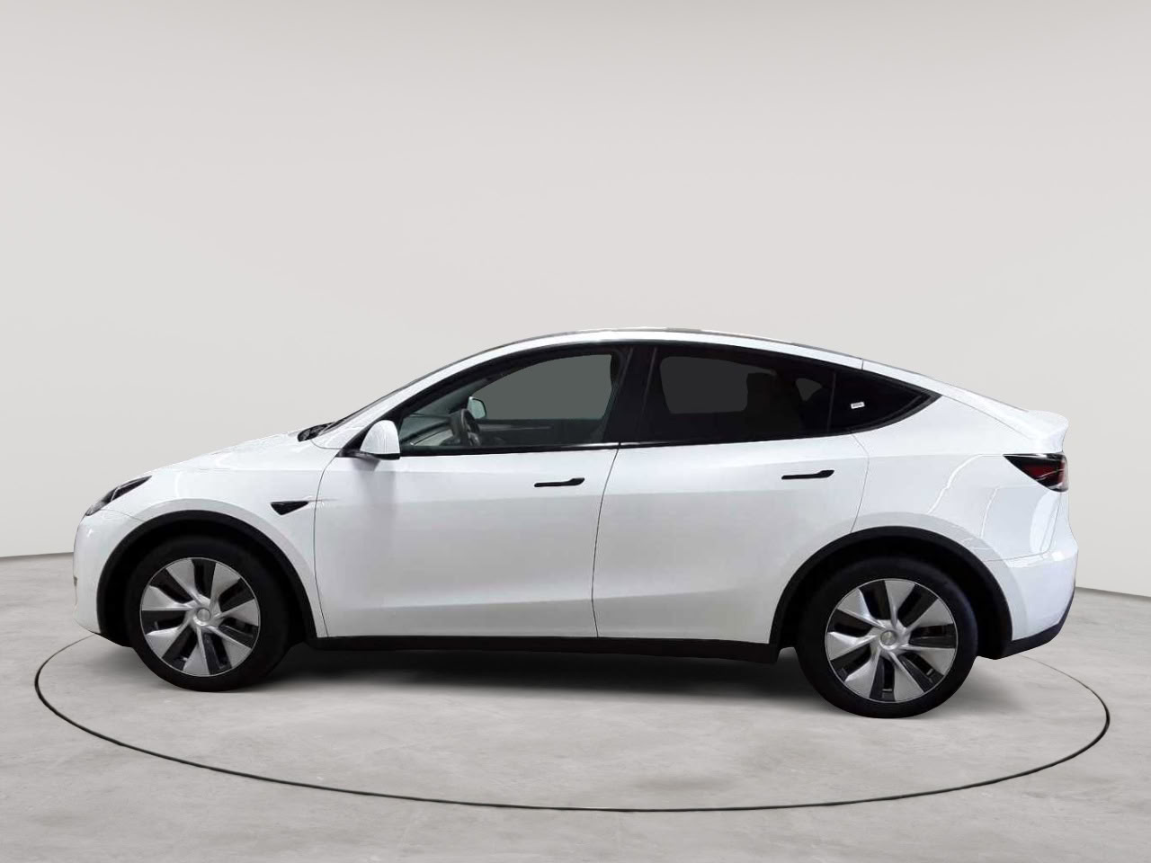 Tesla Model Y Long Range Dual Motor AWD 6