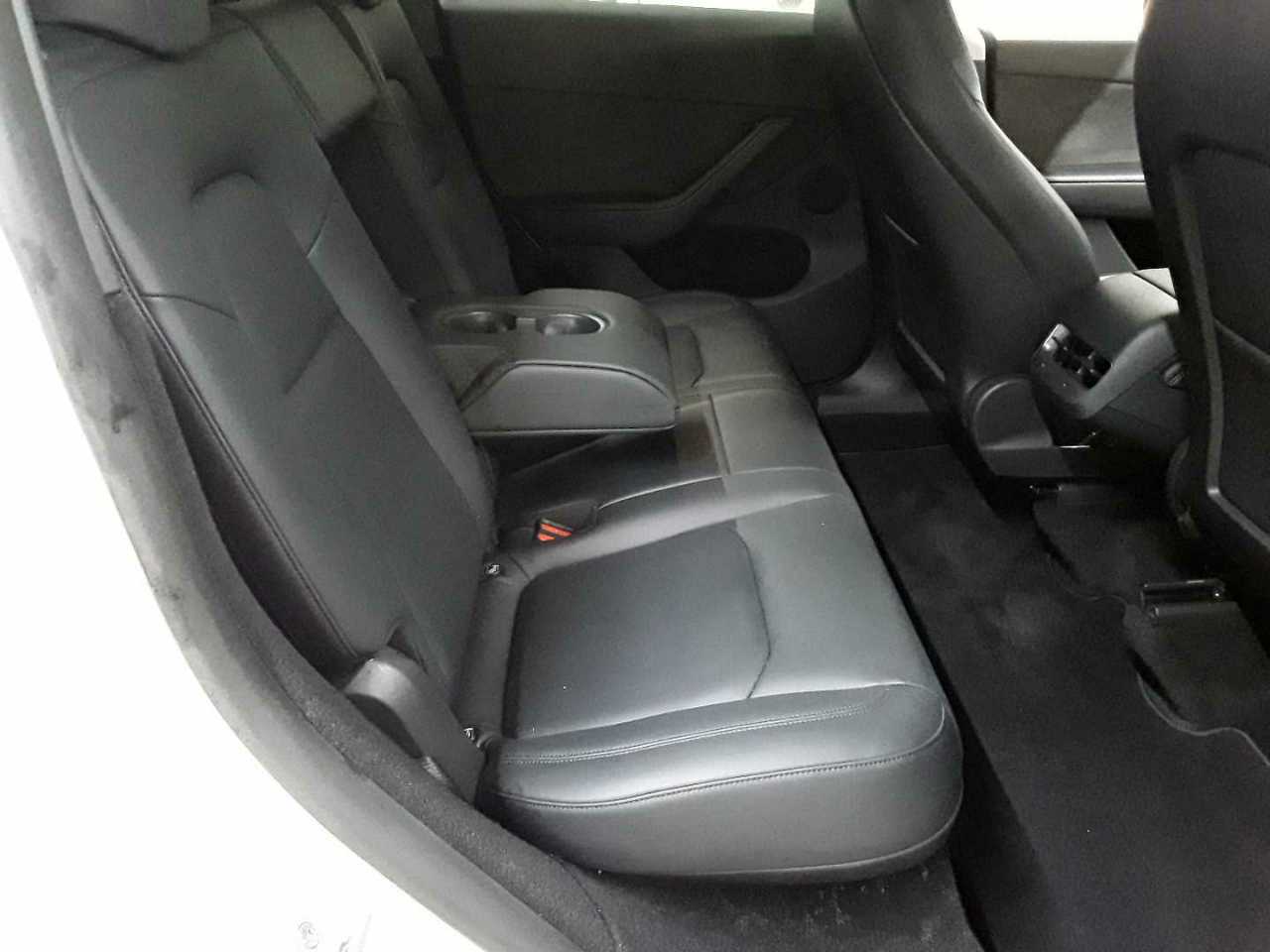 Tesla Model Y Long Range Dual Motor AWD 14