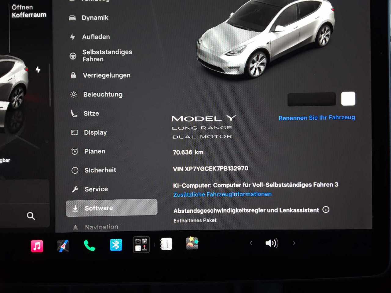 Tesla Model Y Long Range Dual Motor AWD 11