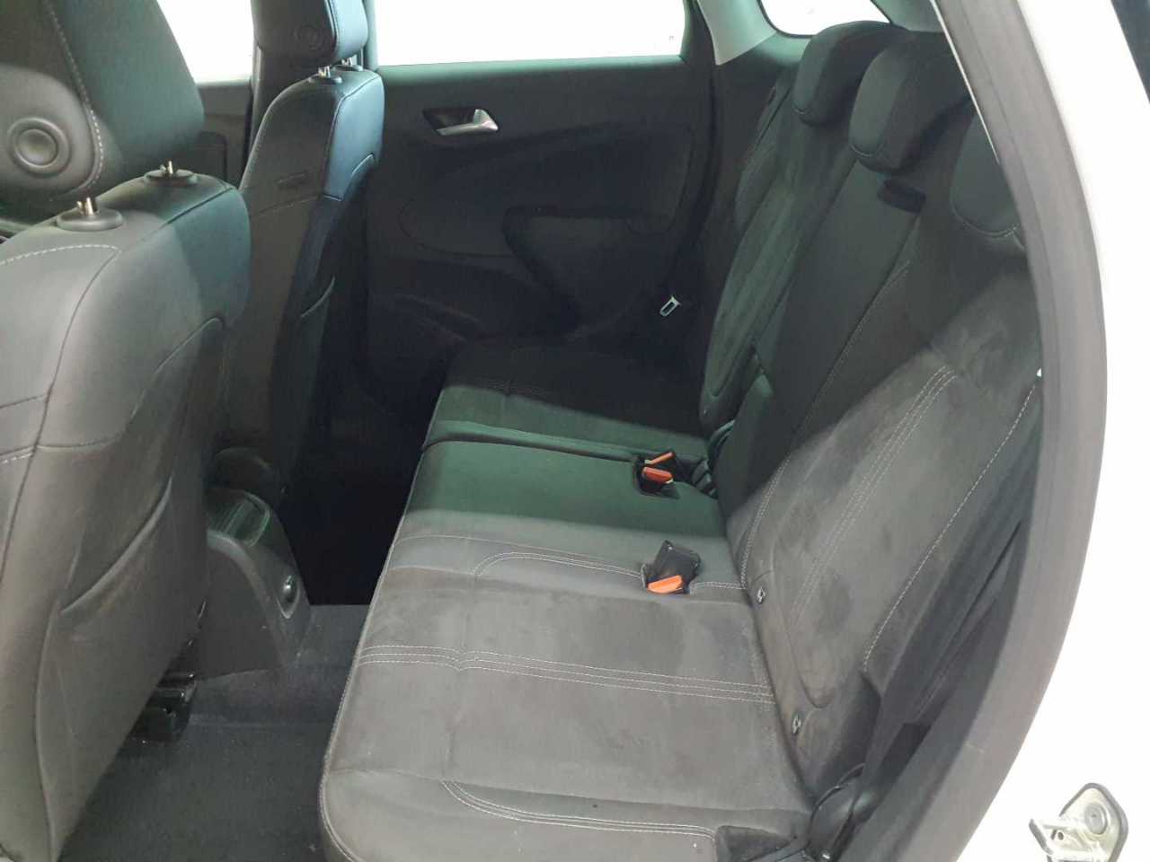 Opel Crossland 1.5 Diesel Business Elegance 14