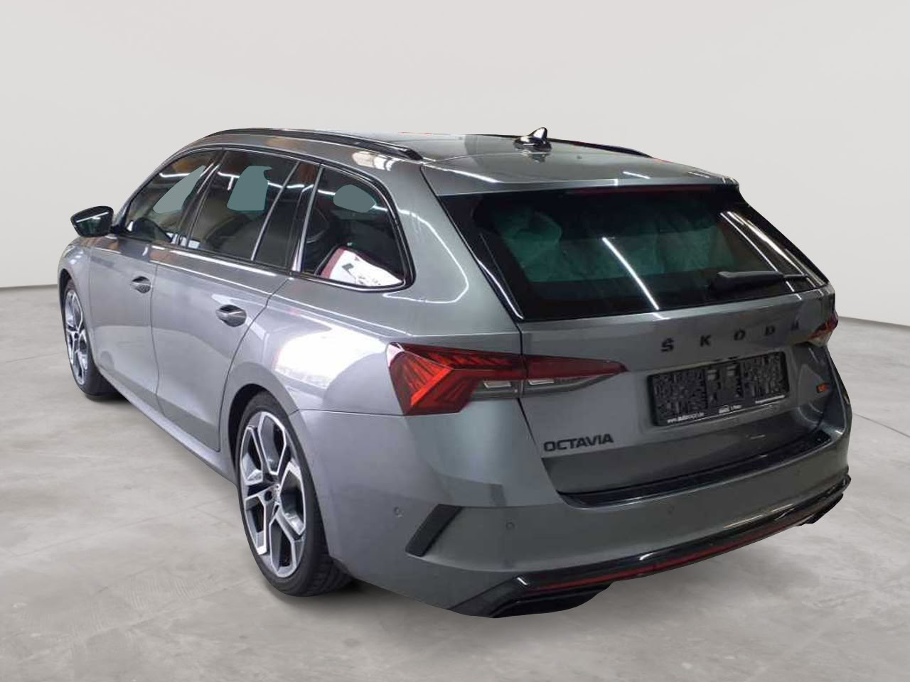 Skoda Octavia Combi 2.0 TDI DSG 4x4 RS Plus 5