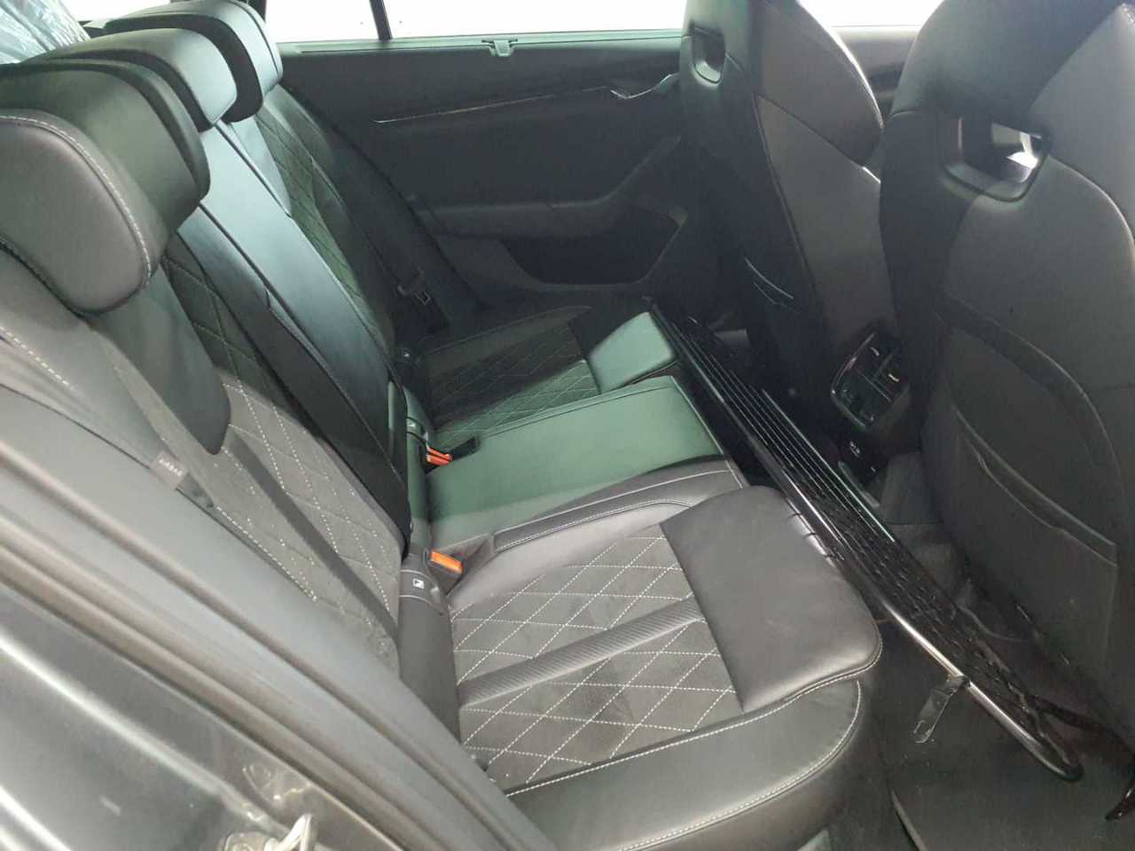 Skoda Octavia Combi 2.0 TDI DSG 4x4 RS Plus 14