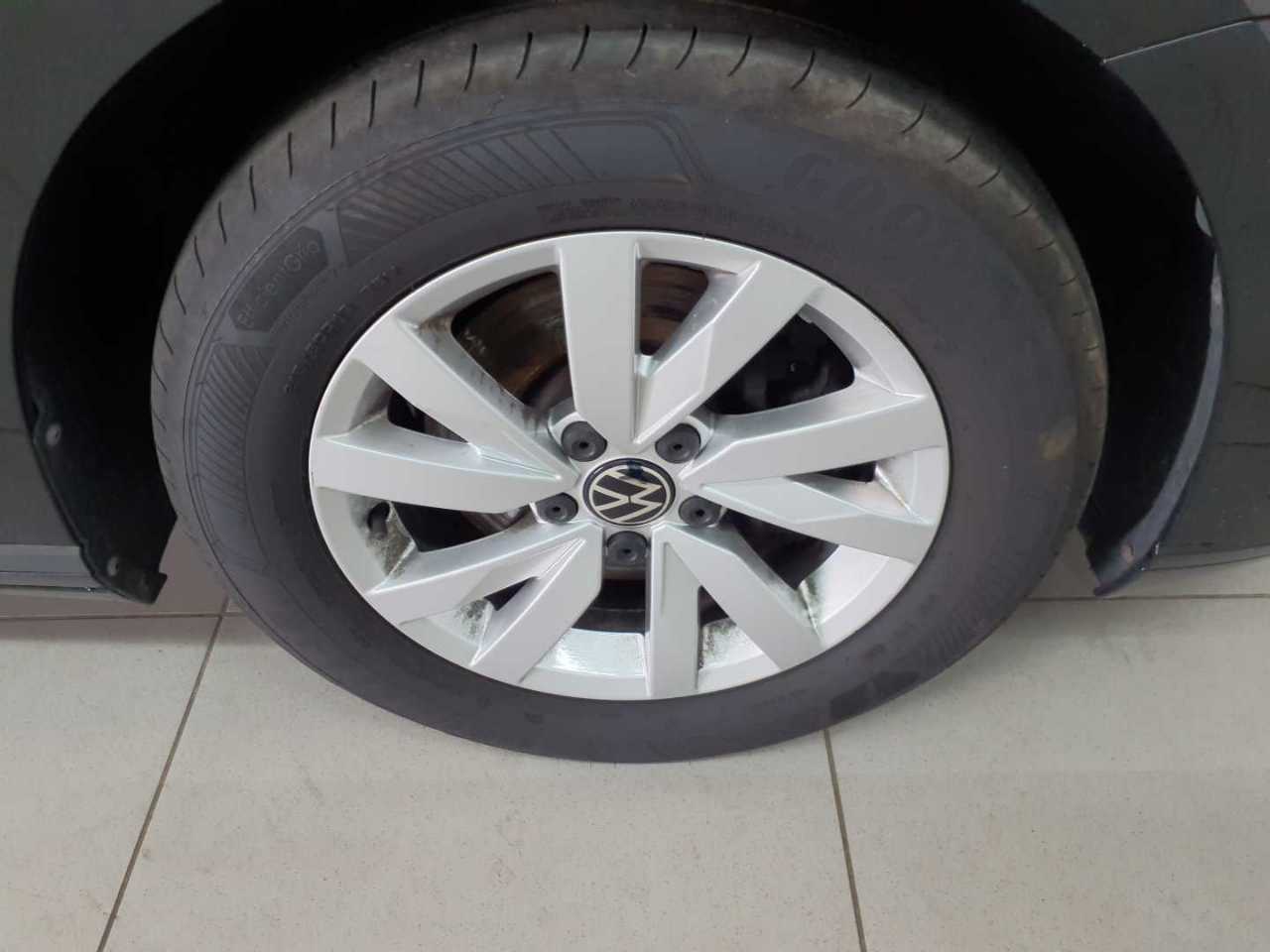 Vw Passat Variant 2.0 TDI SCR DSG Conceptline 16
