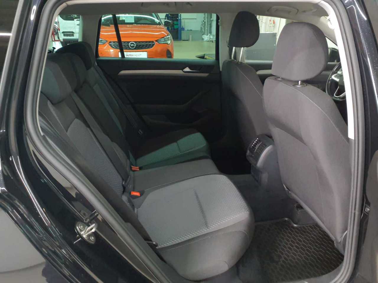 Vw Passat Variant 2.0 TDI SCR DSG Conceptline 14