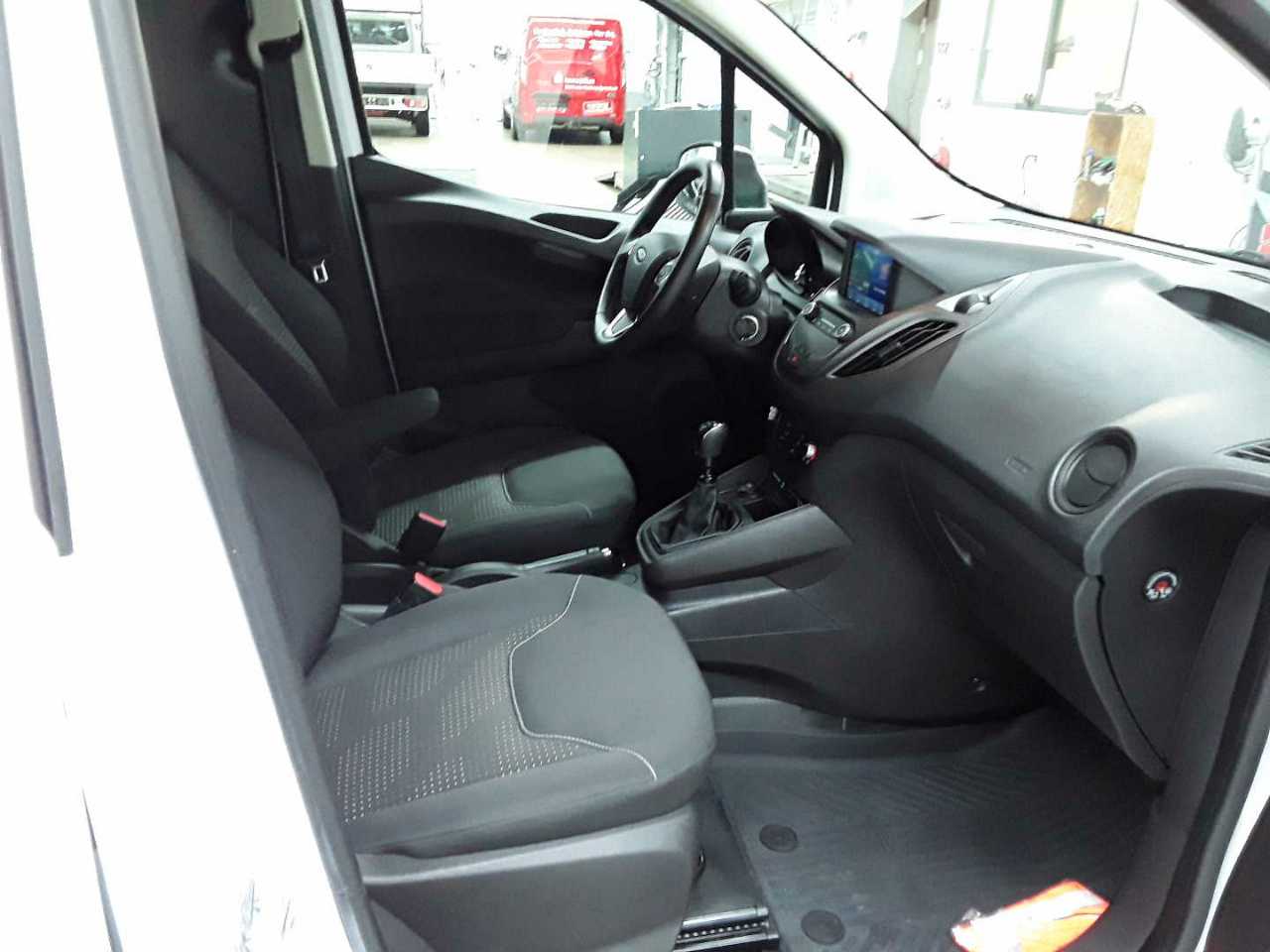 Ford Transit Courier S&S Trend 8
