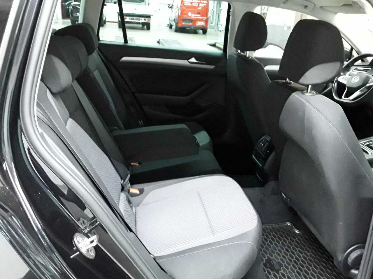 Volkswagen Passat Variant 2.0 TDI SCR DSG Conceptline 14