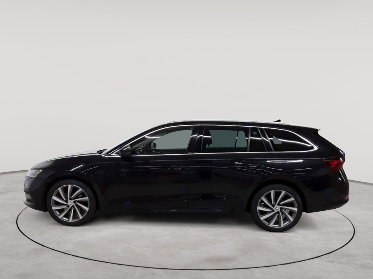 Skoda Octavia Combi 2.0 TDI DSG Style 6