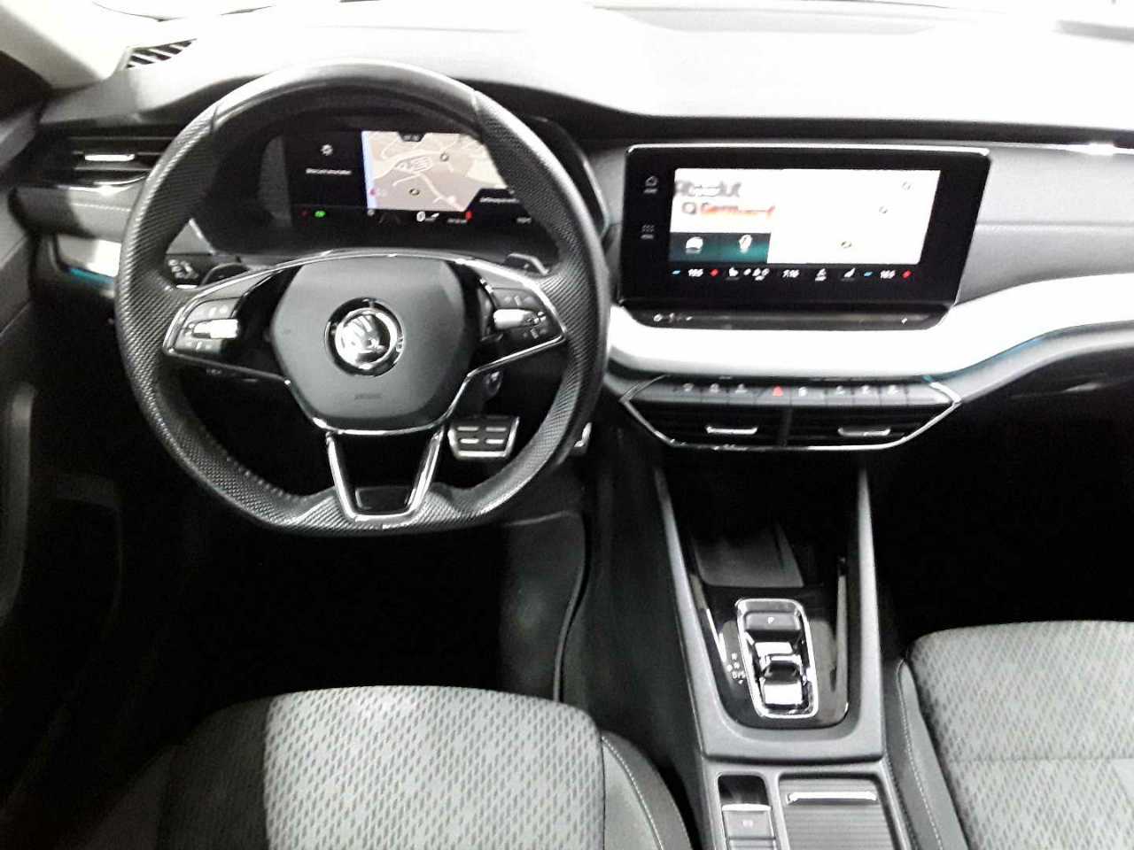 Skoda Octavia Combi 2.0 TDI DSG Style 10