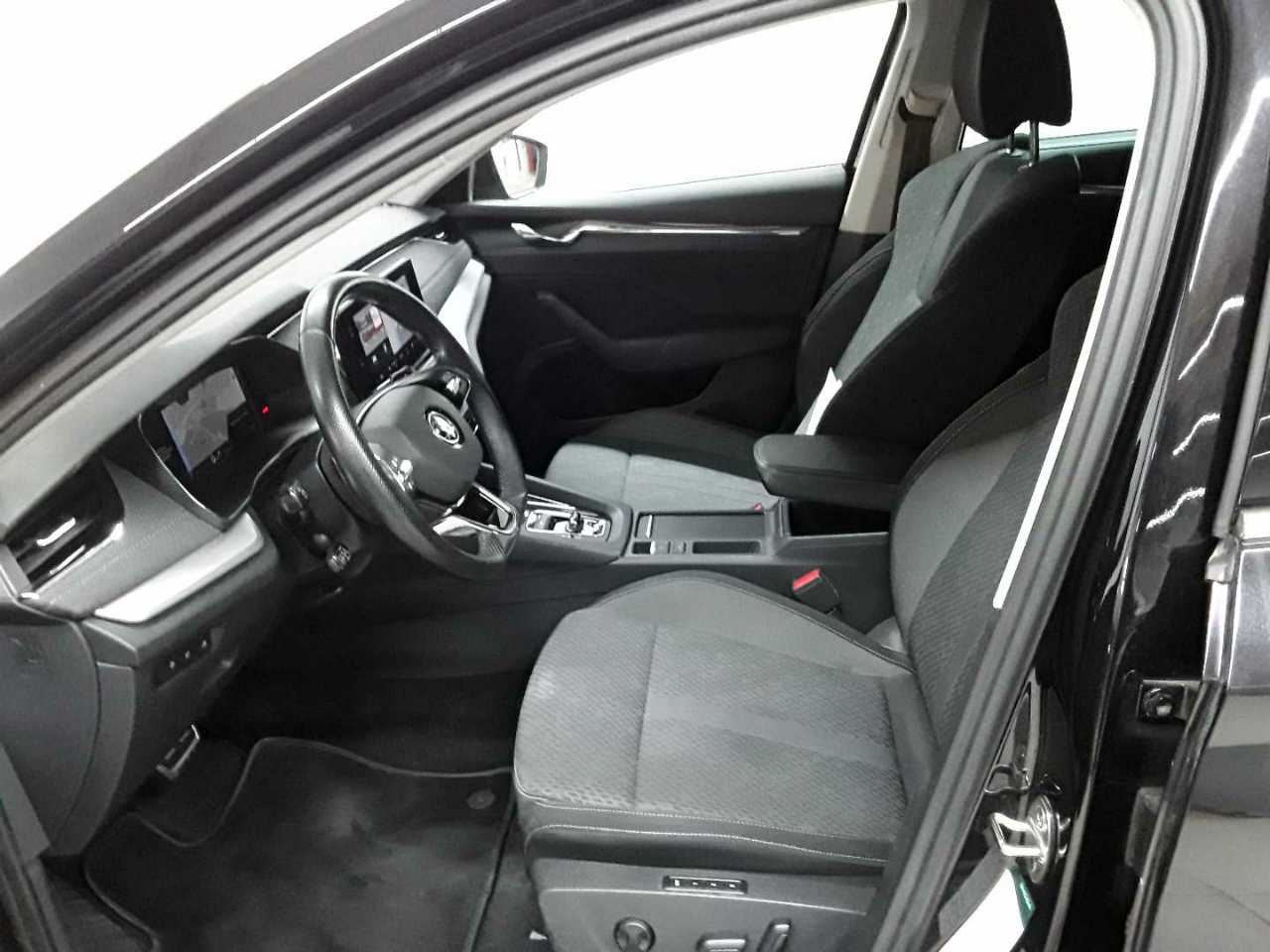 Skoda Octavia Combi 2.0 TDI DSG Style 7