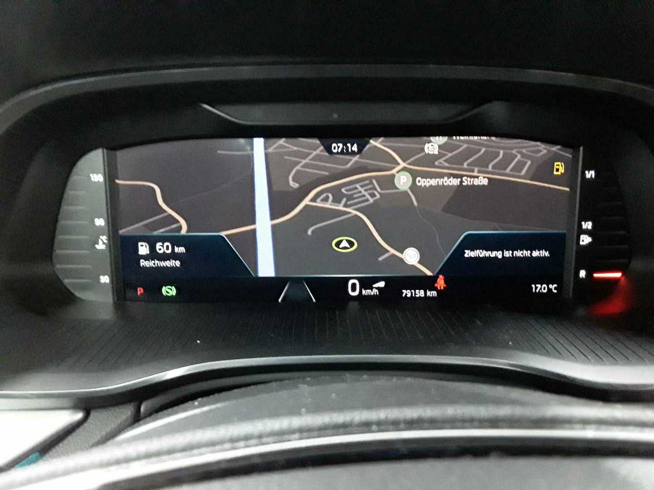 Skoda Octavia Combi 2.0 TDI DSG Style 11