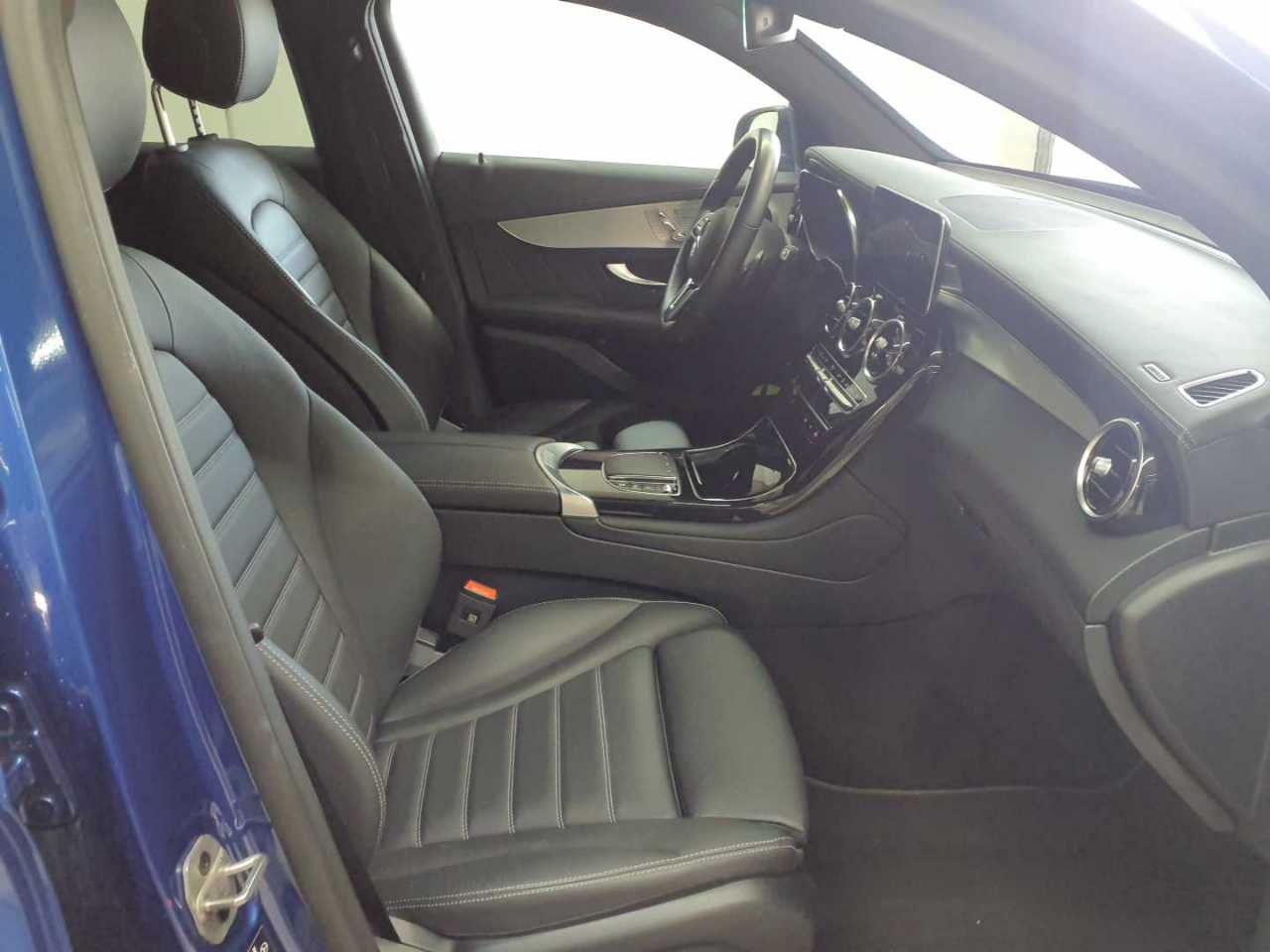 Mercedes-Benz GLC-Coupe 220 d 4Matic 9G-TRONIC AMG Line 7