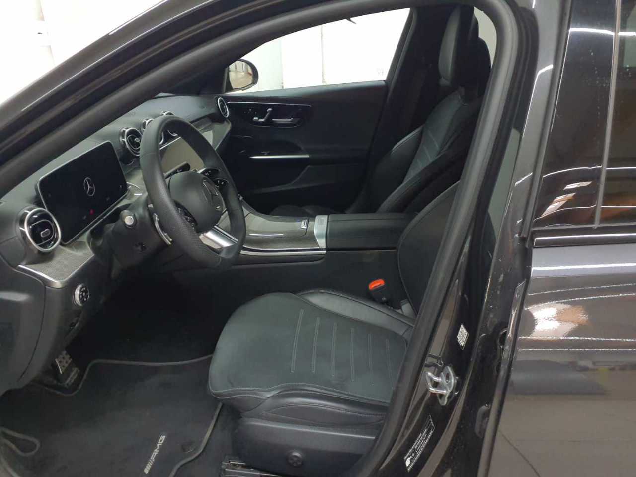 Mercedes-Benz C 300 d T 9G-TRONIC AMG Line 7